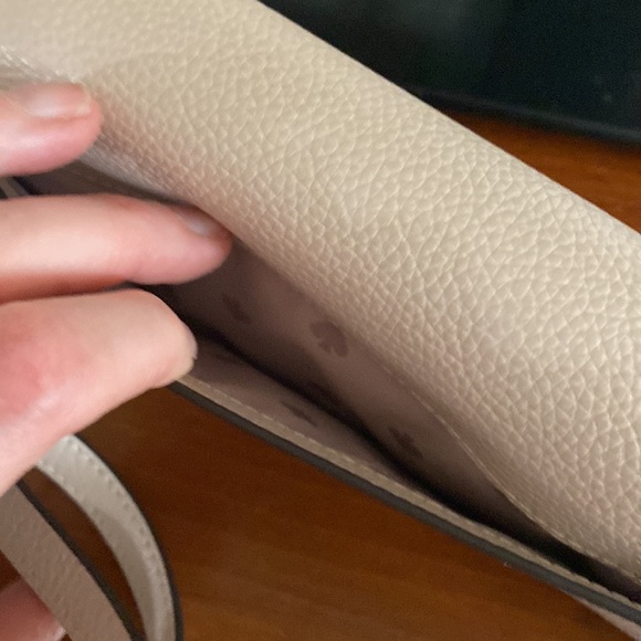 New. Kate spade purse.  Flowers on side.  Very pretty.  Strap. - Picture 8 of 9